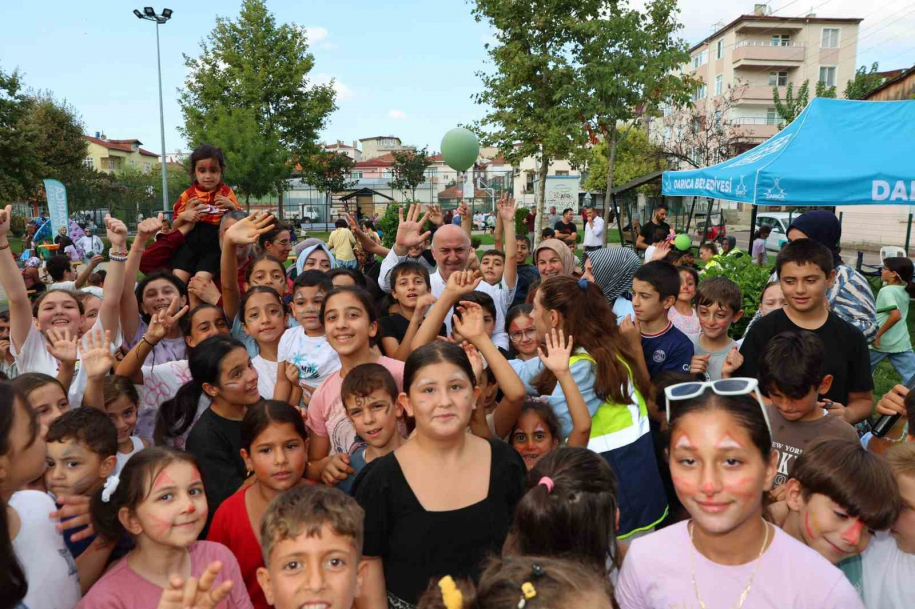 “Bir Durak Bir Mutluluk” çocukları sevindiriyor (Kocaeli)